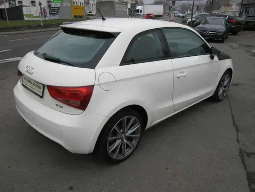 Gebraucht Audi A1 Ambition 122 PS (89 kW) 2010 Alpakabeige (metallic) Kleinwagen