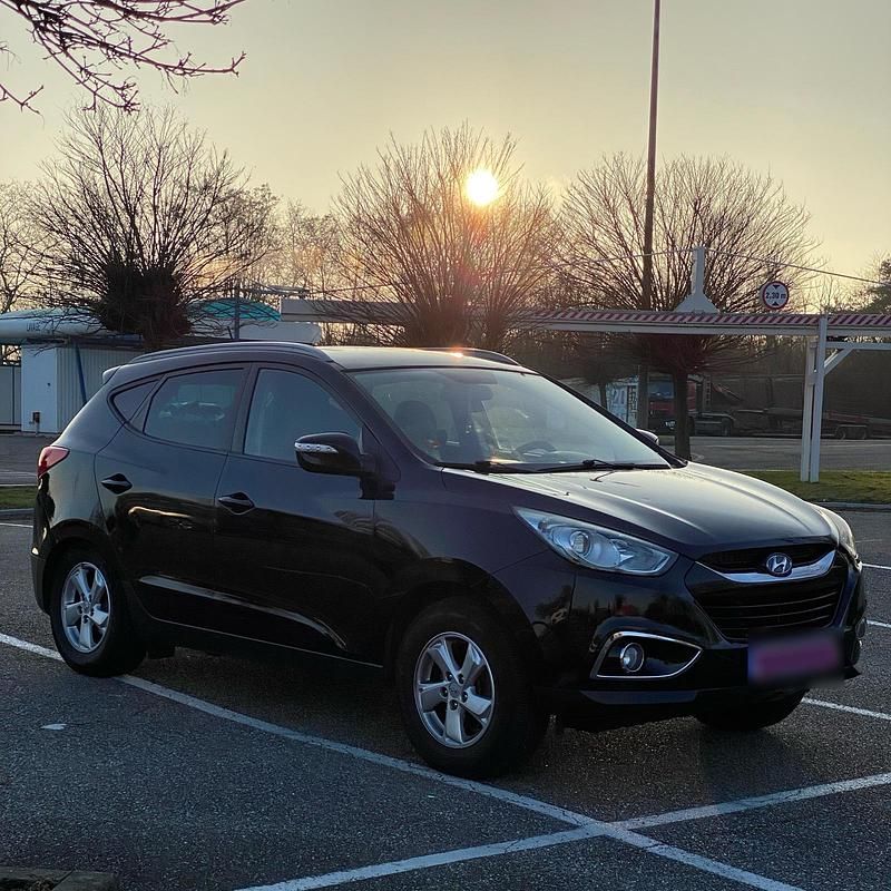 Schwarz Gebraucht 2013 Hyundai ix35 SUV | 7.999 € (Guter Preis) - Bild 1/4