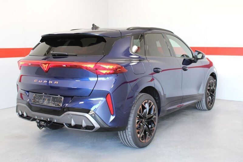 Neu Cupra Terramar VZ 265 PS (194 kW) 2025 Blau (cosmosblaumetallic) SUV