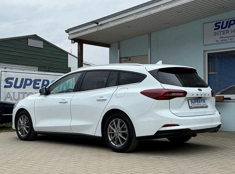 Gebraucht Ford Focus Titanium 116 PS (85 kW) 2025 Weiß Limousine