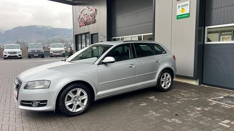 Gebraucht Audi A3 Attraction 105 PS (77 kW) 2012 Silber Kleinwagen