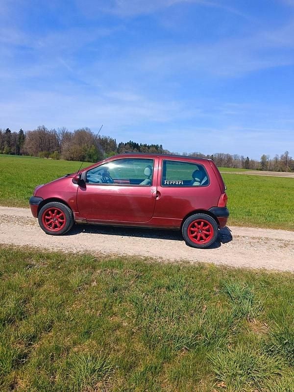 Second-hand Renault Twingo 59 CP (43 kW) 2002 Roșu Hatchback