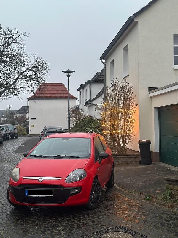 Rot Gebraucht 2012 Fiat Punto Evo Kleinwagen | 1.990 € (Superpreis) - Bild 1/4