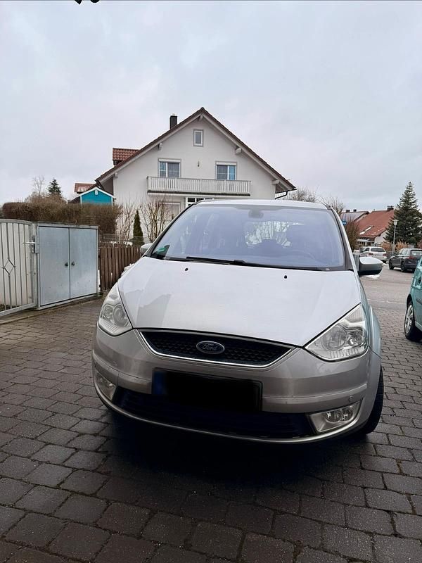 Gebraucht Ford Galaxy 175 PS (128 kW) 2009 Silber Van / Kleinbus