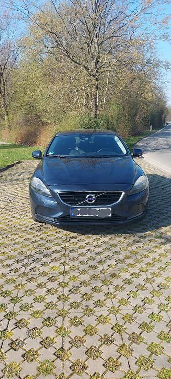 Gebraucht Volvo V40 Momentum 150 PS (110 kW) 2012 Blau Limousine