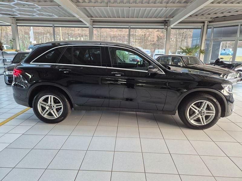 Gebraucht Mercedes GLC300 245 PS (180 kW) 2021 Schwarz SUV
