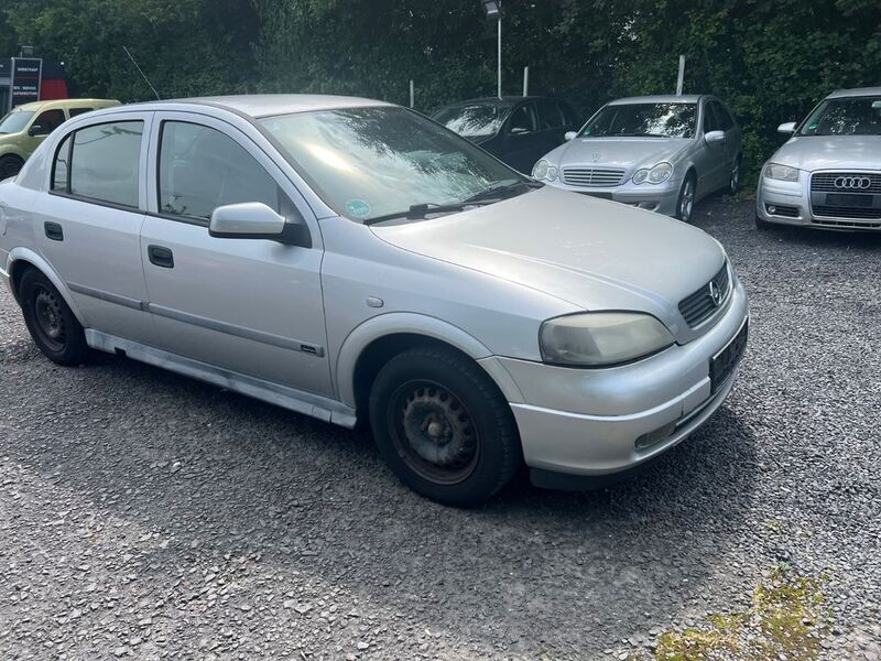 Grau Gebraucht 2000 Opel Astra Comfort Limousine | 990 € (Guter Preis) - Bild 1/4