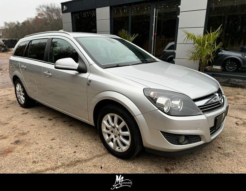 Silber Gebraucht 2010 Opel Astra Kombi | 3.799 € (Guter Preis) - Bild 1/4