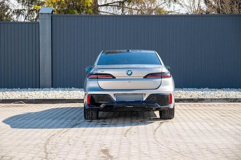 Gebraucht BMW 750e M Sport 313 PS (230 kW) 2025 Grau Limousine