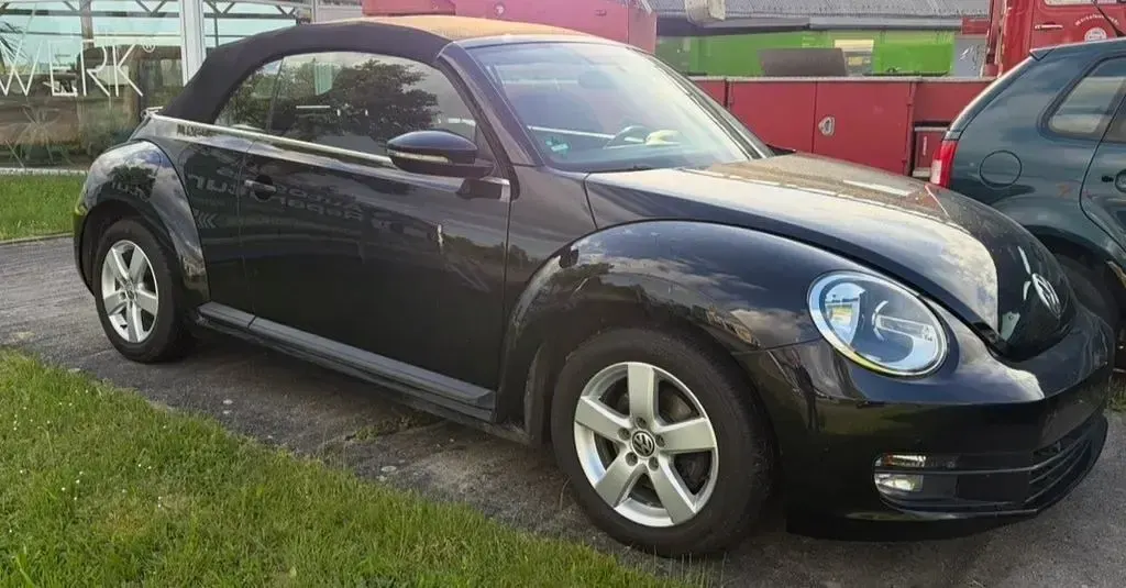 Gebraucht VW Beetle Design 110 PS (80 kW) 2015 Schwarz Kleinwagen