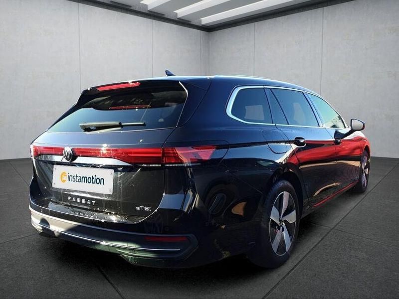 Gebraucht VW Passat 150 PS (110 kW) 2025 Schwarz Kombi