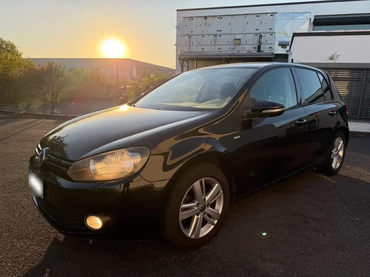 Gebraucht VW Golf VII Match 105 PS (77 kW) 2012 Schwarz Limousine