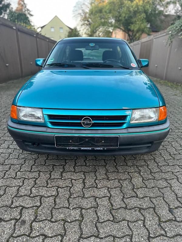 Gebraucht Opel Astra 71 PS (52 kW) 1994 Blau Kleinwagen