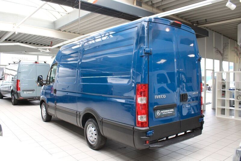 Gebraucht Iveco Daily 145 PS (106 kW) 2013 Blau Van / Kleinbus