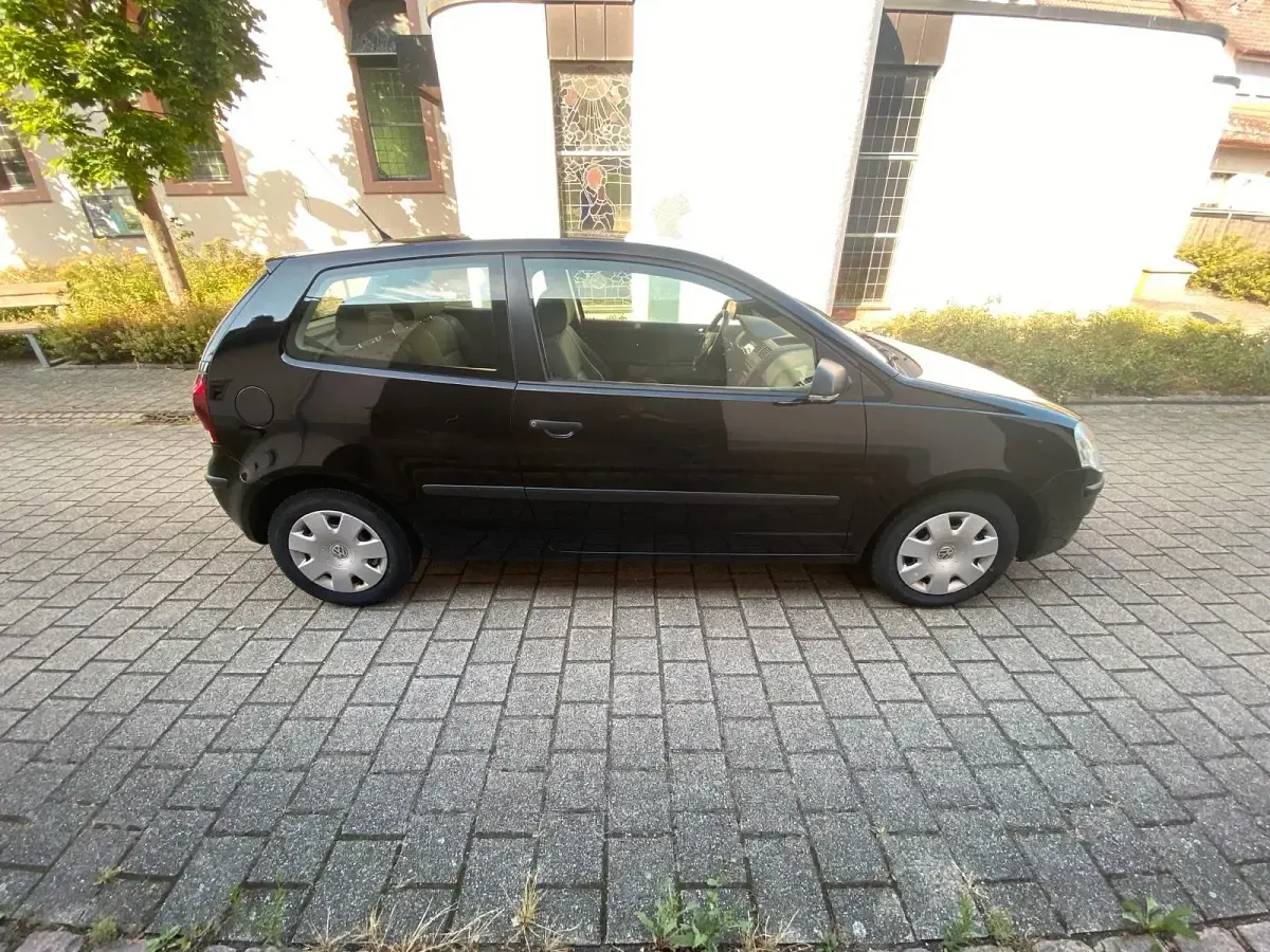 Gebraucht VW Polo 60 PS (44 kW) 2009 Schwarz Kleinwagen