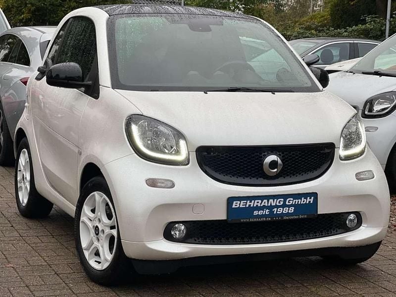 Weiß Gebraucht 2016 Smart ForTwo Coupé Prime Kleinwagen | 13.690 € (Fairer Preis) - Bild 1/4