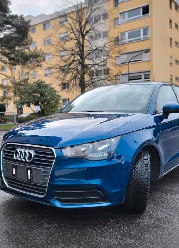 Blau Gebraucht 2013 Audi A1 Sportback Kleinwagen | 8.000 € (Fairer Preis) - Bild 1/4