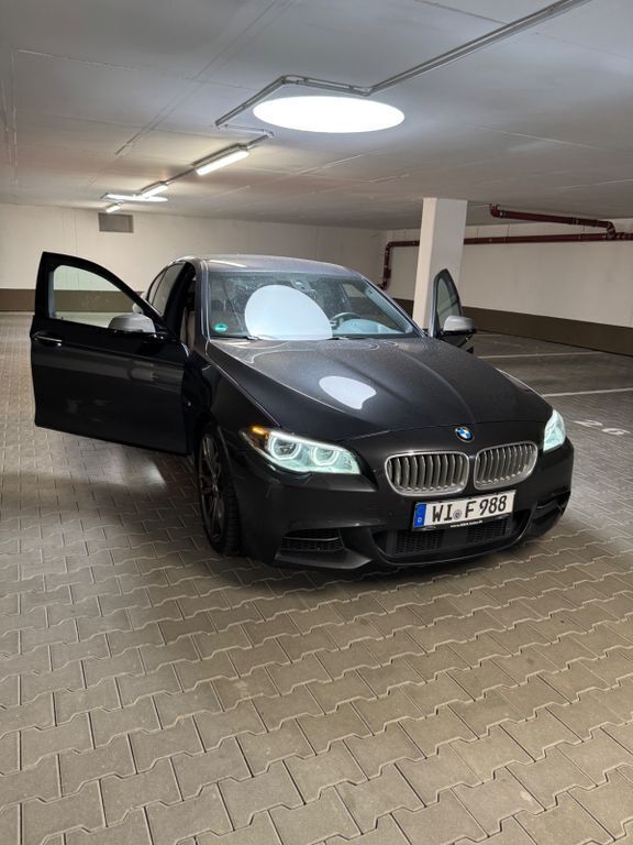 Grau Gebraucht 2014 BMW M550 M Sport Limousine | 18.700 € (Superpreis) - Bild 1/4