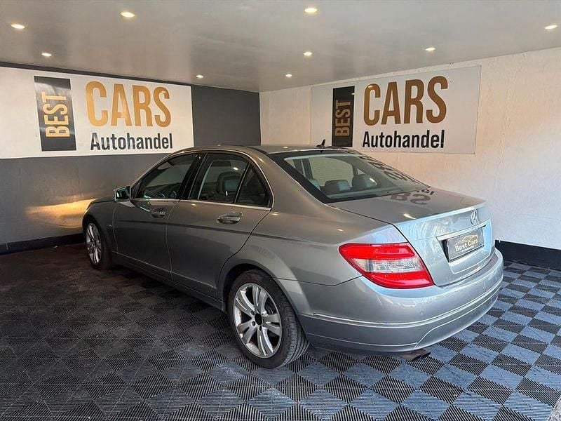 Gebraucht Mercedes C180 156 PS (114 kW) 2010 Silber Limousine