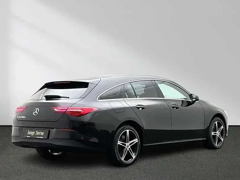 Gebraucht Mercedes CLA250e Shooting Brake Advanced 2023 Schwarz Kombi