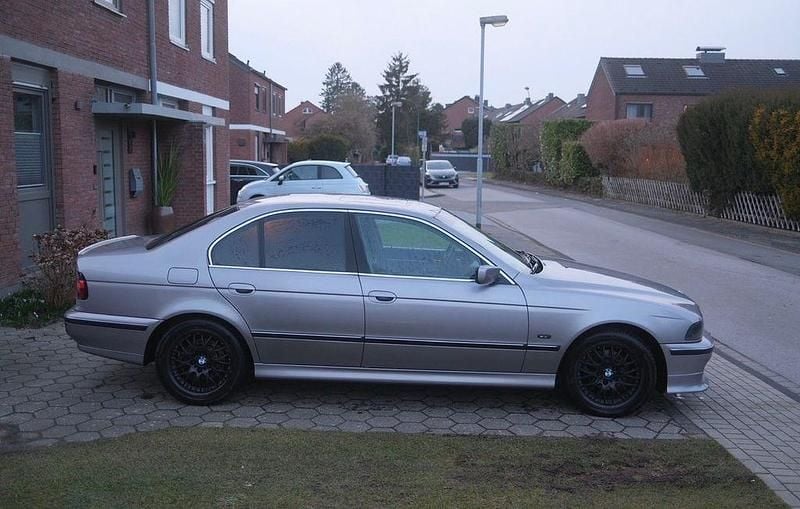 Gebraucht BMW 523 170 PS (125 kW) 1999 Silber Limousine