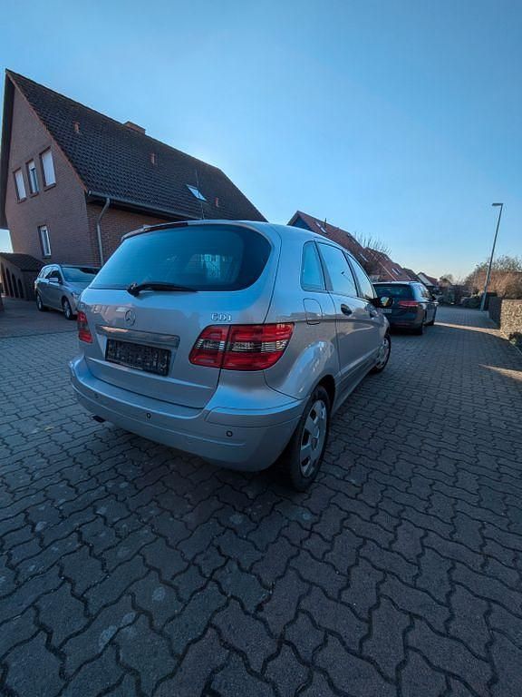 Gebraucht Mercedes B180 Edition 109 PS (80 kW) 2007 Silber Van / Kleinbus