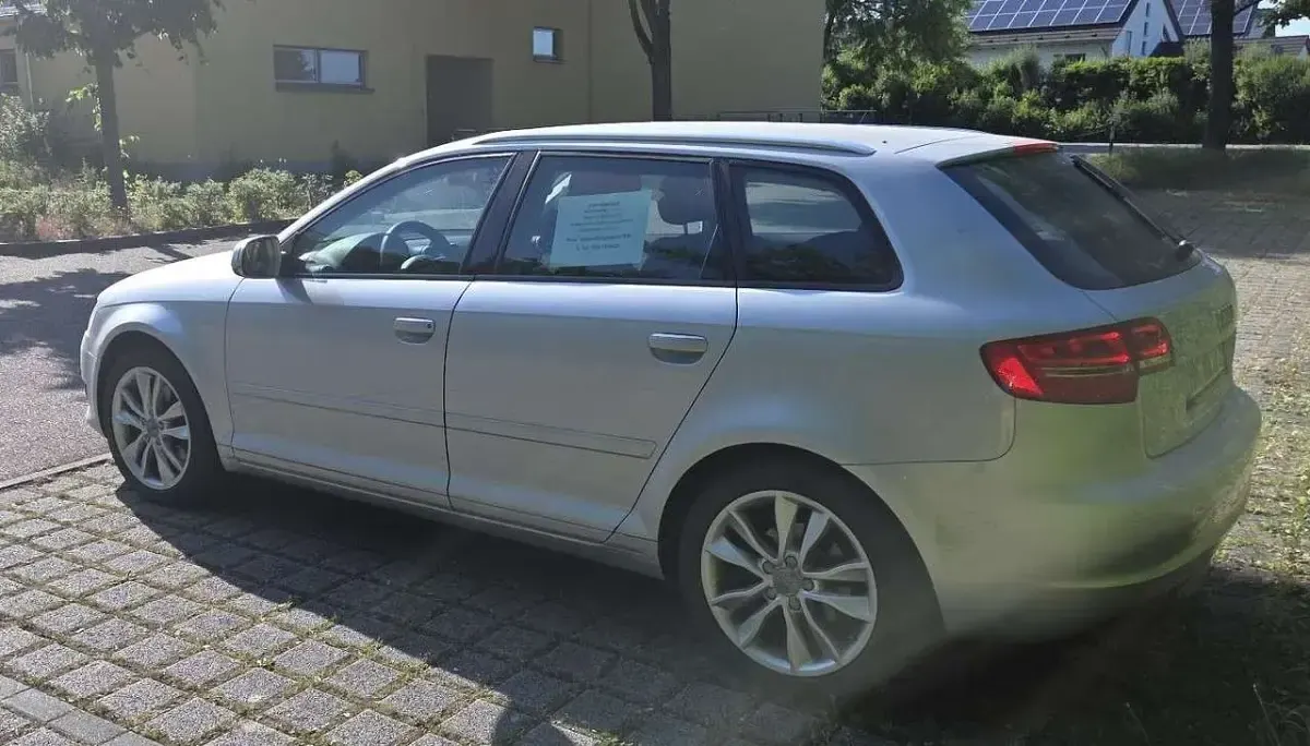 Gebraucht Audi A3 Ambiente 160 PS (117 kW) 2011 Silber Kleinwagen