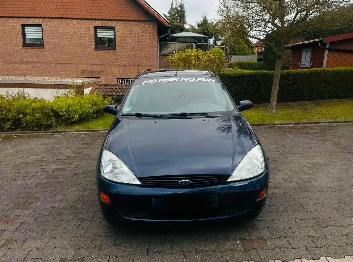 Gebraucht Ford Focus 80 PS (58 kW) 2000 Blau Kombi