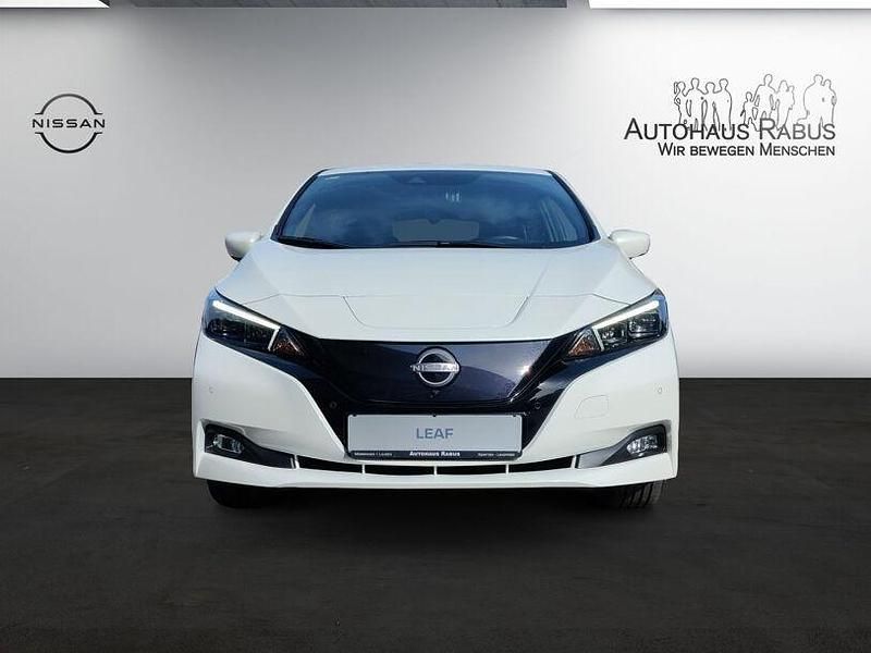 Gebraucht Nissan Leaf Tekna 110 kW (150 PS) 2022 Weiß brilliant white (m) Kleinwagen