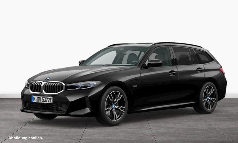 Schwarz Gebraucht 2022 BMW 330e M Sport Kombi | 35.990 € (Fairer Preis) - Bild 1/3