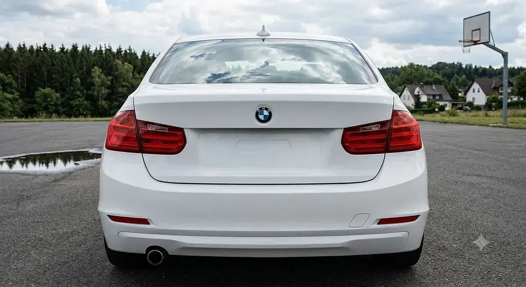 Gebraucht BMW 316 Performance 136 PS (100 kW) 2015 Weiß Limousine
