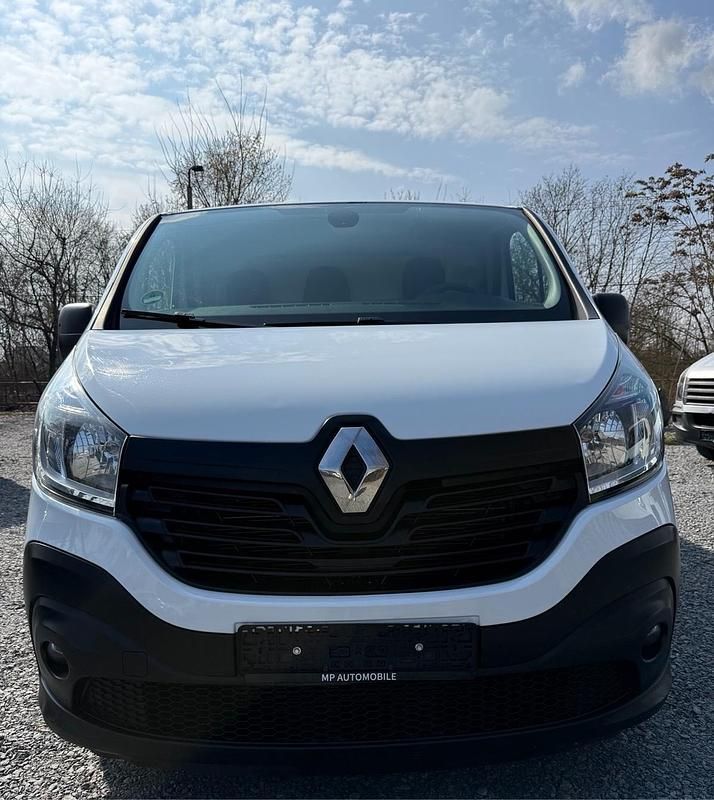 Gebraucht Renault Trafic 120 PS (88 kW) 2016 Weiß Van / Kleinbus