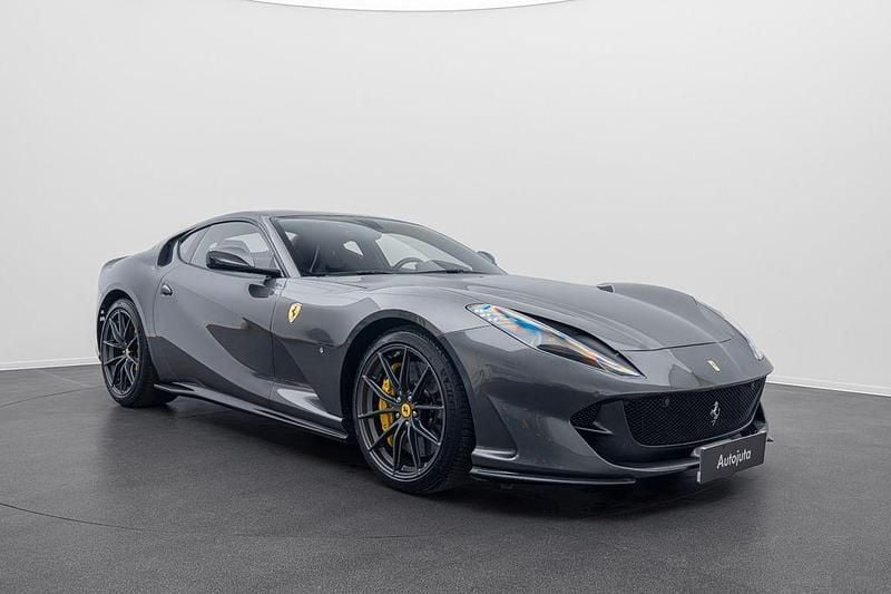Gebraucht Ferrari 812 795 PS (584 kW) 2019 Grau