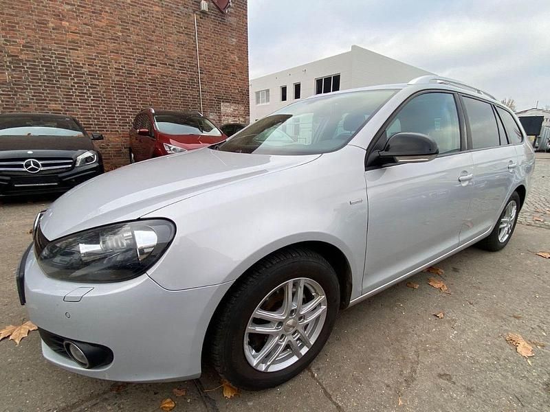 Silber Gebraucht 2012 VW Golf VI Match Kombi | 3.990 € (Fairer Preis) - Bild 1/4