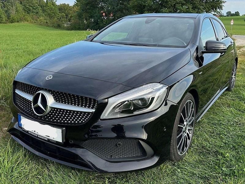 Schwarz Gebraucht 2018 Mercedes A250 Edition Limousine | 20.250 € (Superpreis) - Bild 1/4