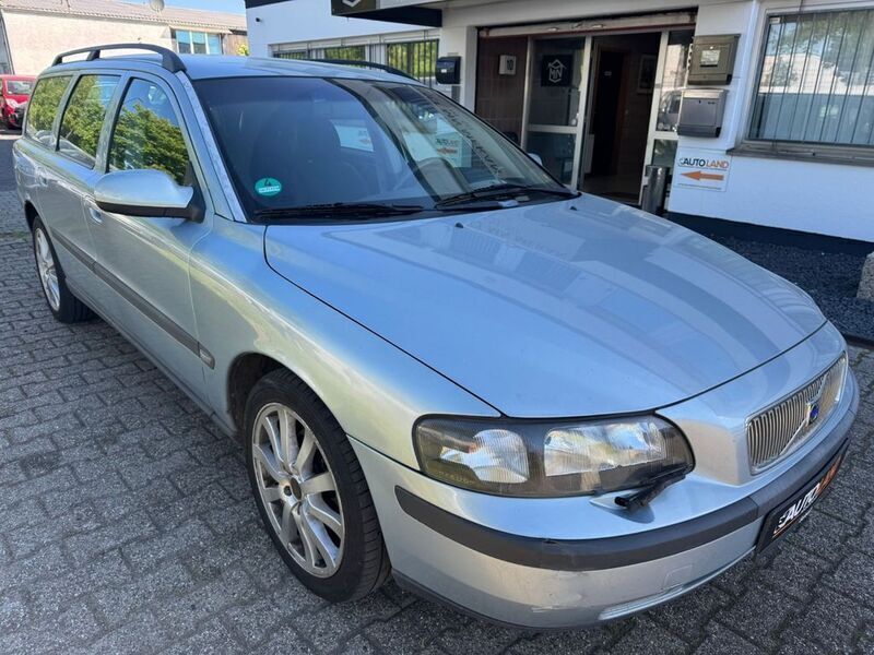 Blau Gebraucht 2002 Volvo V70 Comfort Kombi | 2.999 € (Fairer Preis) - Bild 1/4