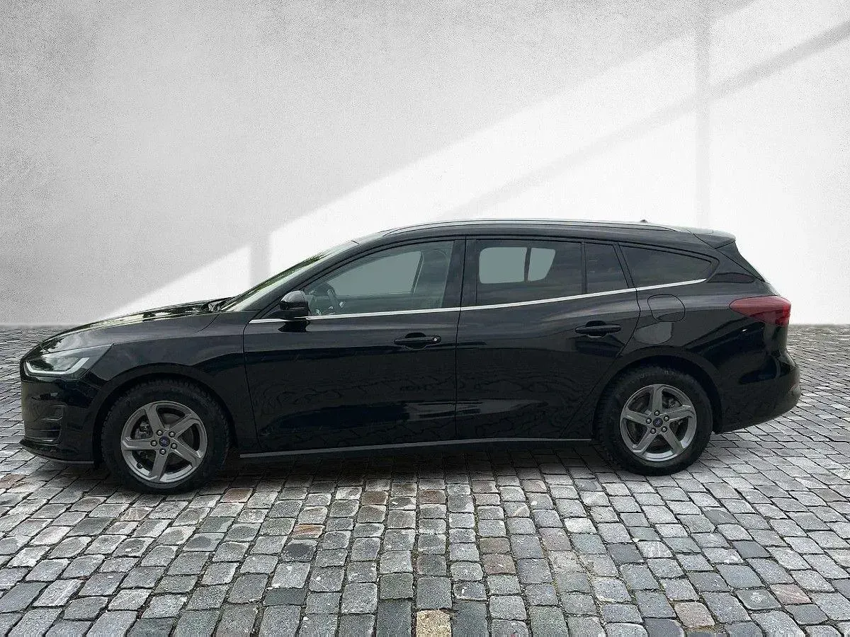 Gebraucht Ford Focus Titanium 125 PS (91 kW) 2022 Agate black metallic Limousine