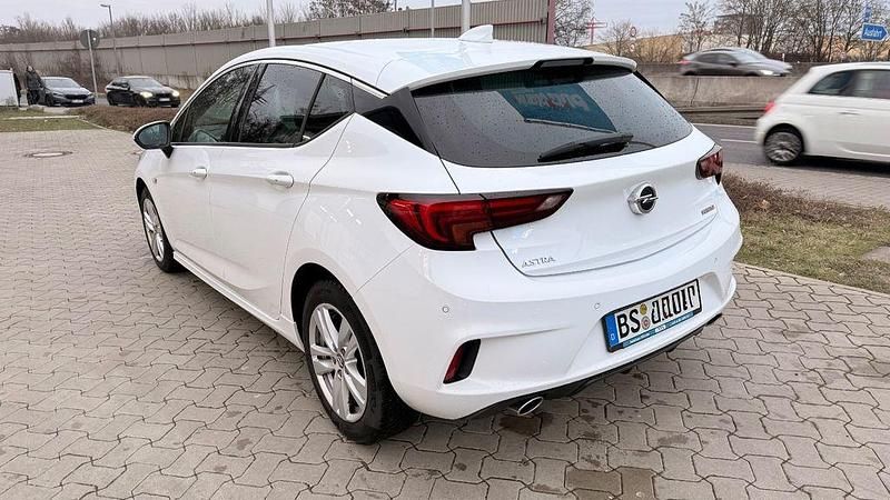 Gebraucht Opel Astra Ultimate 200 PS (147 kW) 2017 Weiß Limousine