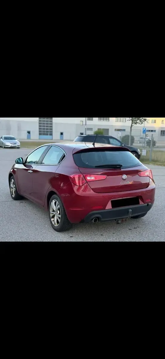 Gebraucht Alfa Romeo Giulietta 105 PS (77 kW) 2012 Rot Kleinwagen