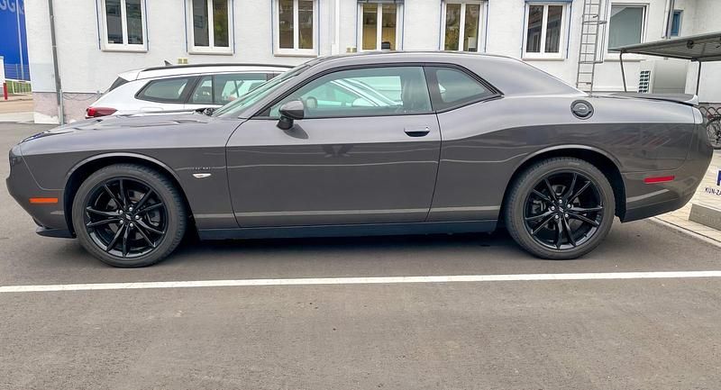 Usata Dodge Challenger 381 CV (280 kW) 2017 Grigio Coupé