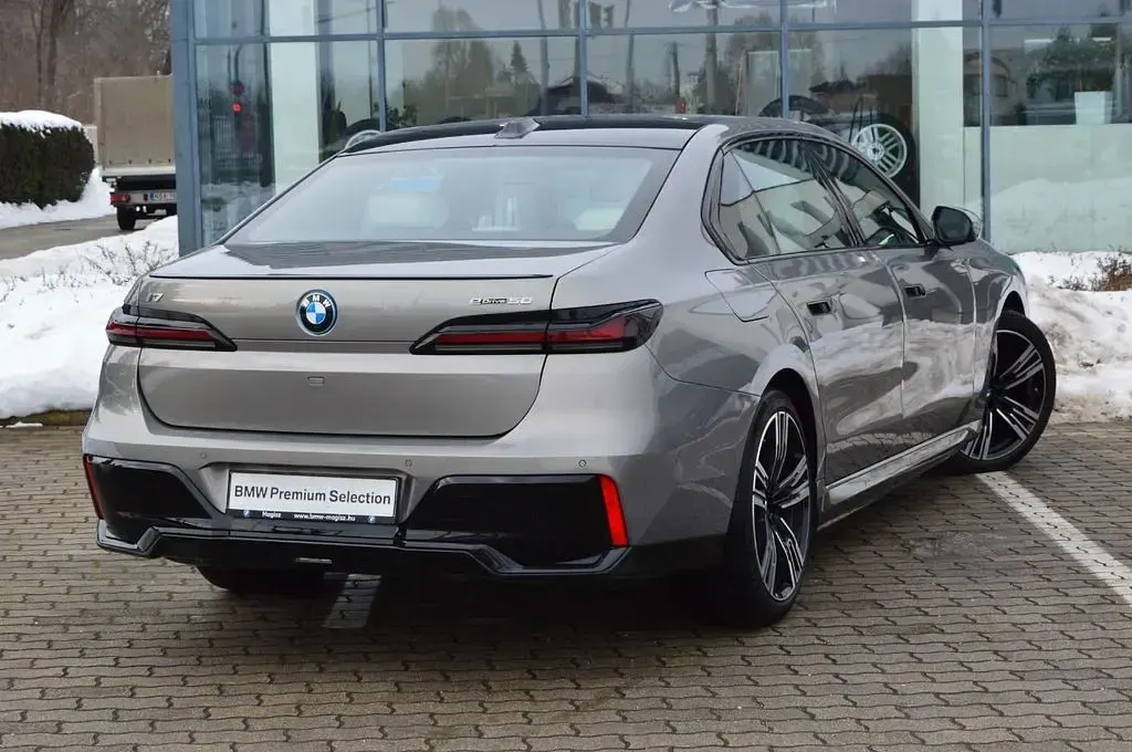 Gebraucht BMW i7 M Sport 334 kW (455 PS) 2025 Grau Limousine