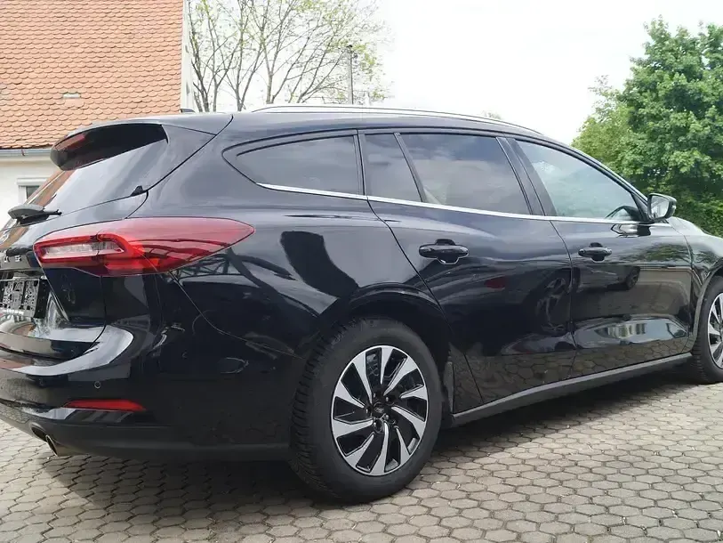 Gebraucht Ford Focus ST-Line X 155 PS (114 kW) 2024 Schwarz Limousine