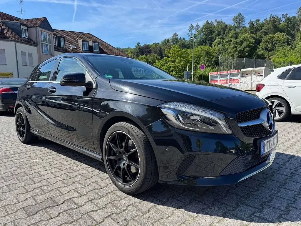 Gebraucht Mercedes A220 184 PS (135 kW) 2015 Kosmosschwarz  metallic Kleinwagen