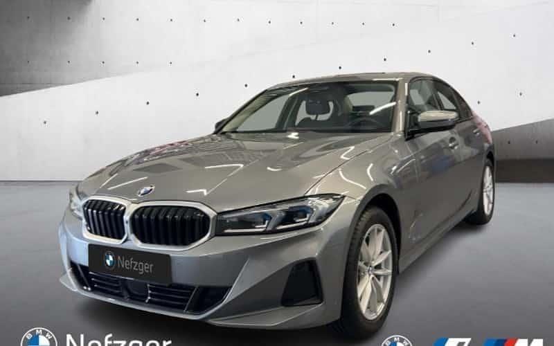 Grau Gebraucht 2024 BMW 318 Comfort Edition Limousine | 35.400 € (Fairer Preis) - Bild 1/4
