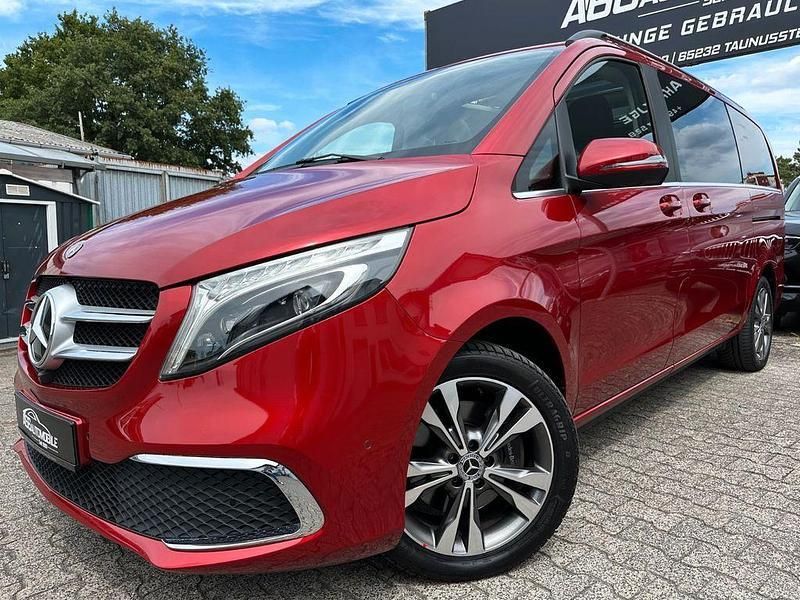 Designo hyazinthrot metallic Gebraucht 2022 Mercedes V250 Avantgarde Van / Kleinbus | 49.495 € (Fairer Preis) - Bild 1/4