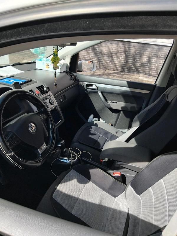 Gebraucht VW Touran R-line 140 PS (102 kW) 2010 Weiß Van / Kleinbus