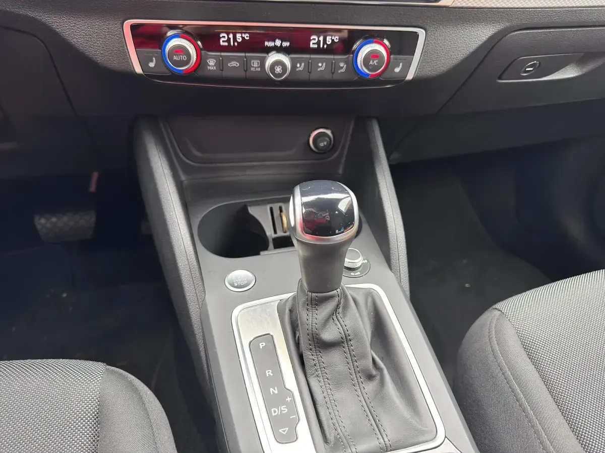 Gebraucht Audi Q2 Advanced 150 PS (110 kW) 2024 Rot SUV