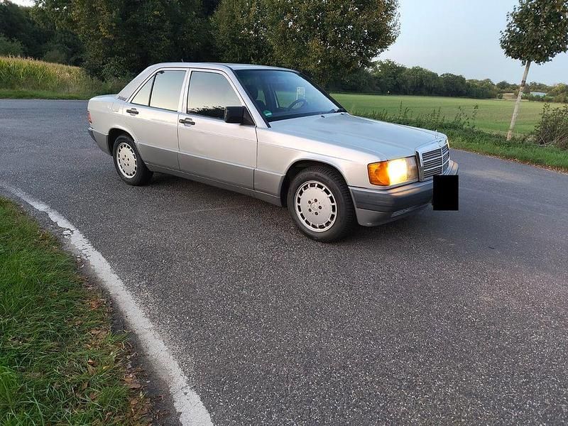 Gebraucht Mercedes 190 109 PS (80 kW) 1991 Grau Limousine