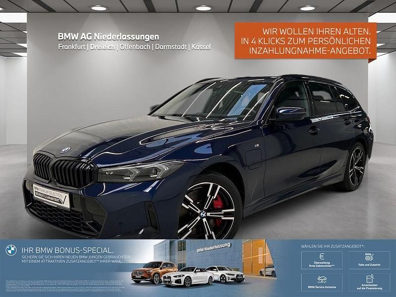 Blau Gebraucht 2024 BMW 330e M Sport Kombi | 54.840 € - Bild 1/3