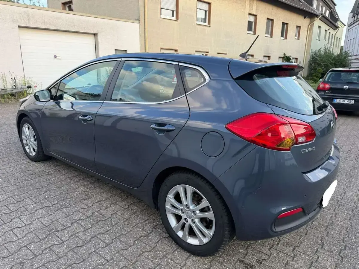 Gebraucht Kia Ceed Vision 128 PS (94 kW) 2012 Grün Kleinwagen